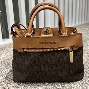 Small Michael Kors over shoulder/Hand bag